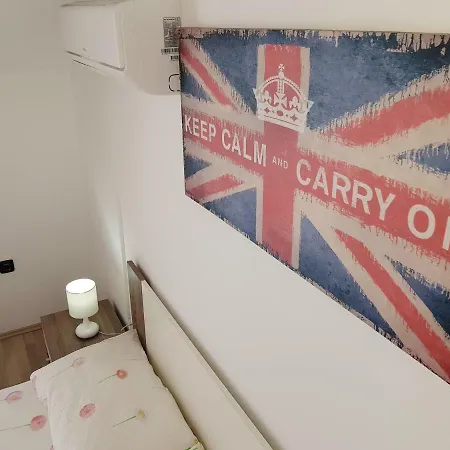 Stoja 3* Zára